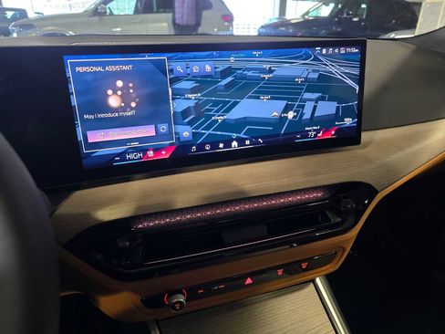 Used 2025 BMW 330i xDrive Sedan w/ Convenience Package image 14