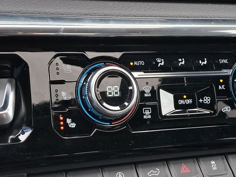 Used 2024 GMC Sierra 1500 Denali w/ Denali Reserve Package image 15