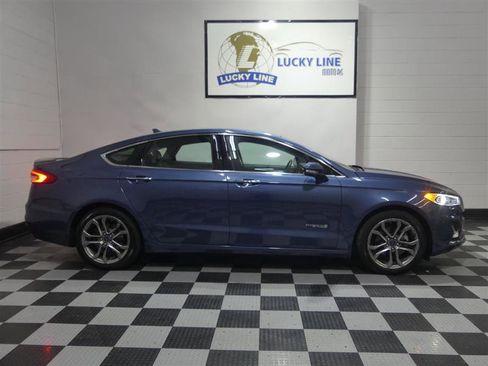 Used 2019 Ford Fusion Titanium image 6