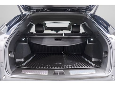 Used 2022 Cadillac XT5 Premium Luxury w/ LPO, Floor Liner Package image 39