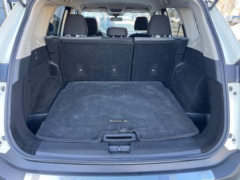 Used 2021 Nissan Rogue SV image 18