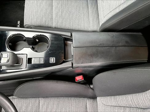 Used 2023 Nissan Rogue SV FWD image 16