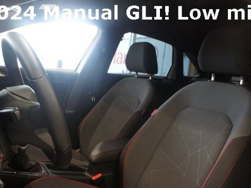 Used 2024 Volkswagen Jetta GLI 40th Anniversary Edition image 10