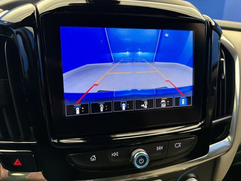 Used 2023 Chevrolet Traverse LT w/ LT Premium Package image 21