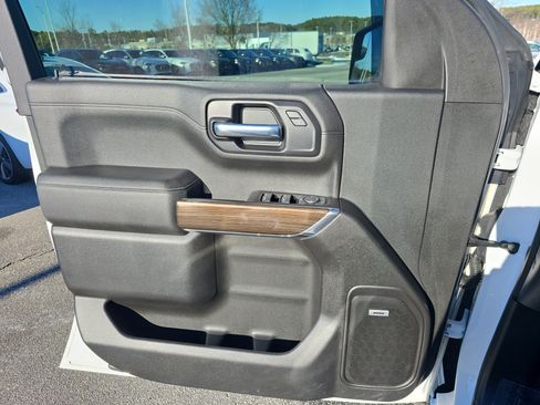 Used 2020 Chevrolet Silverado 1500 RST image 25