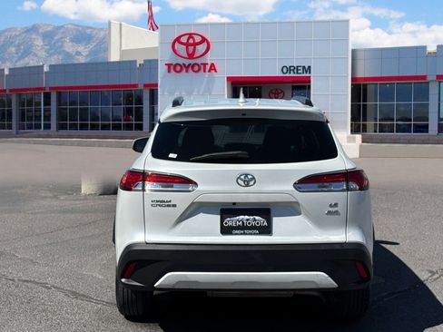 Used 2024 Toyota Corolla Cross LE AWD/4WD image 4