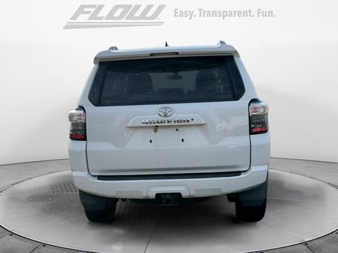 Certified 2016 Toyota 4Runner SR5 AWD/4WD image 8