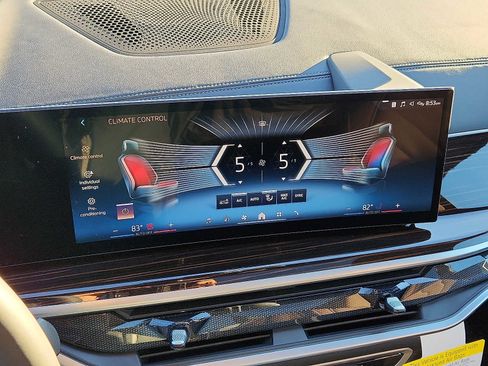 Used 2026 BMW X7 xDrive40i image 15