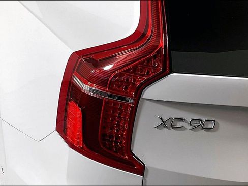 Used 2023 Volvo XC90 B6 Plus w/ Protection Package Premier AWD/4WD image 28