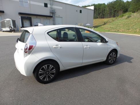Used 2013 Toyota Prius C One FWD image 5