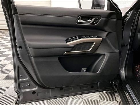 New 2025 Nissan Pathfinder Platinum w/ Cargo Package image 31