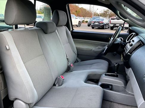 Used 2010 Toyota Tacoma 2WD Regular Cab image 8