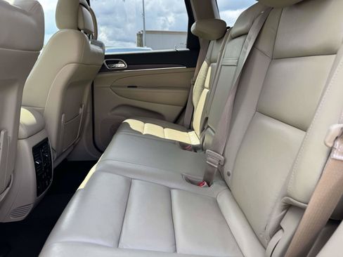 Used 2017 Jeep Grand Cherokee Limited AWD/4WD image 14