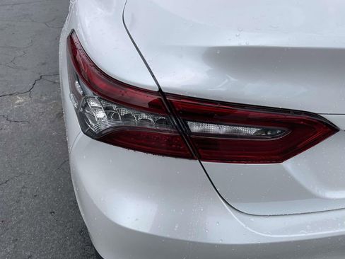 Used 2021 Toyota Camry XLE image 24