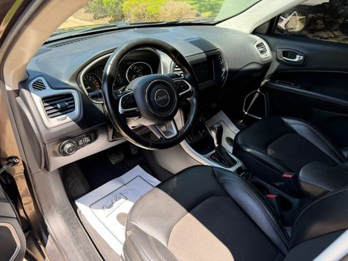Used 2020 Jeep Compass Latitude FWD image 13