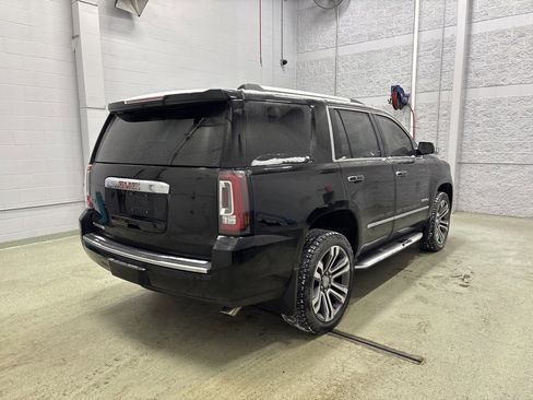 Used 2017 GMC Yukon Denali image 3