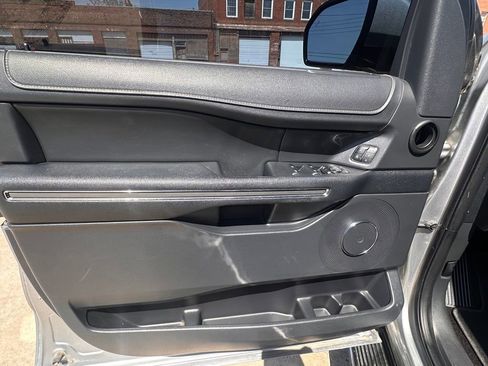 Used 2022 Ford Expedition XLT RWD image 13