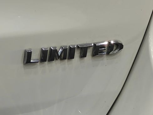 Used 2014 Jeep Grand Cherokee Limited w/ Luxury Group II AWD/4WD image 60