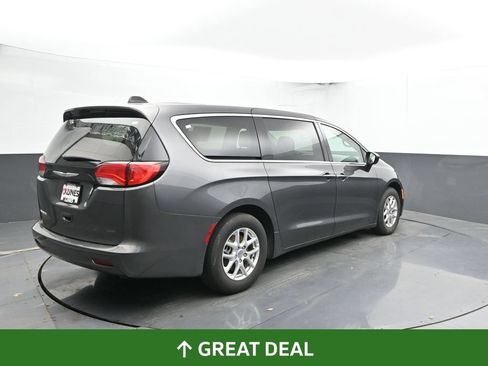 Used 2023 Chrysler Voyager LX FWD image 13