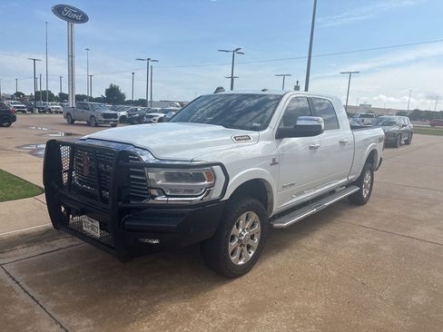 Used 2022 RAM 2500 Laramie AWD/4WD image 1