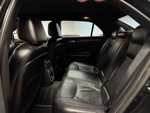 Used 2014 Chrysler 300 RWD image 35