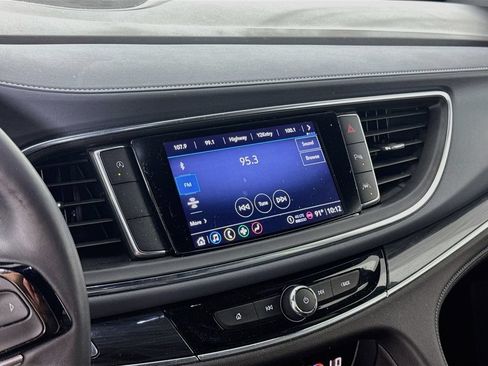 Used 2023 Buick Enclave Essence w/ Sport Touring Edition FWD image 15