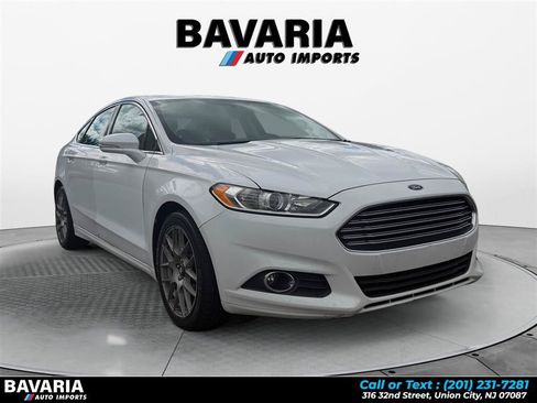 Used 2014 Ford Fusion SE w/ Equipment Group 202A FWD image 7
