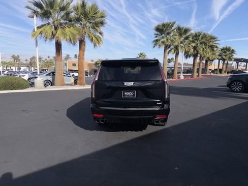 Used 2023 Cadillac Escalade ESV V w/ LPO, ONYX Package image 7