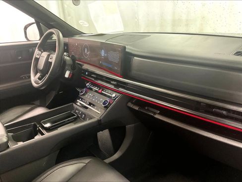 Used 2025 Hyundai Santa Fe Calligraphy image 14