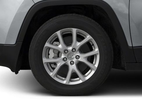 Certified 2018 Jeep Cherokee Latitude Plus w/ Trailer Tow Group image 11