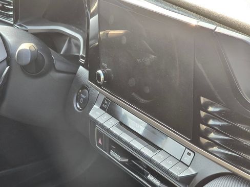 Used 2025 Toyota Camry SE FWD image 16