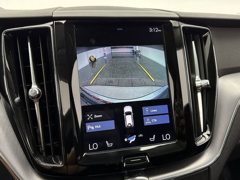 Used 2020 Volvo XC60 T5 Momentum image 17