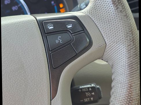 Used 2013 Toyota Sienna XLE image 24