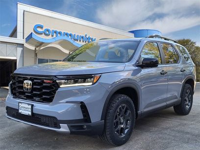 New 2025 Honda Pilot TrailSport
