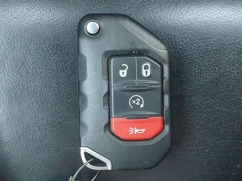 Used 2023 Jeep Wrangler Unlimited Sahara image 36