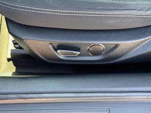 Used 2017 Ford Mustang Coupe RWD image 12