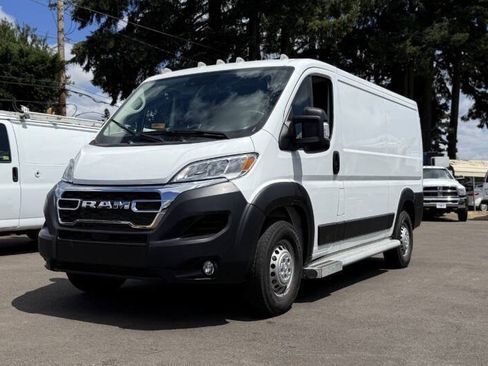 Used 2025 RAM ProMaster 2500 w/ U-Haul Equipment Group FWD image 2