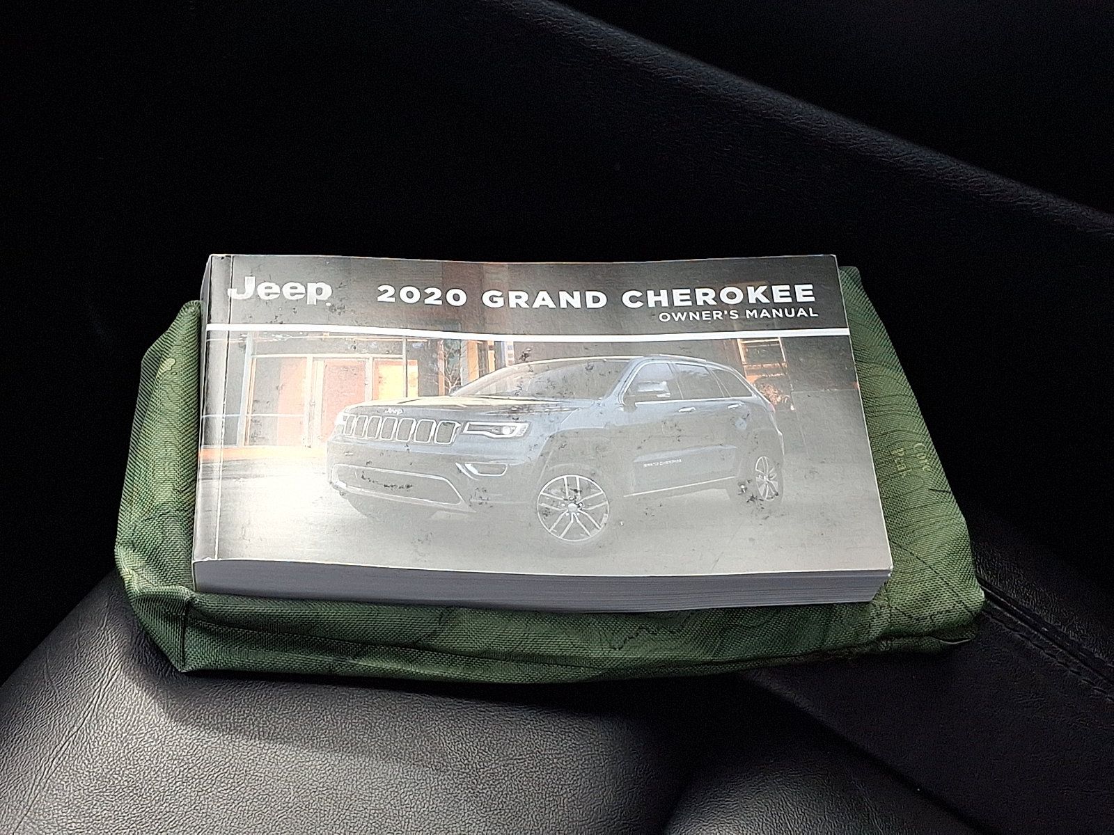 Used 2020 Jeep Grand Cherokee Limited AWD/4WD image 28