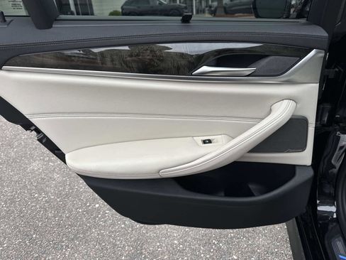 Used 2021 BMW M550i xDrive M550i xDrive w/ Executive Package image 12