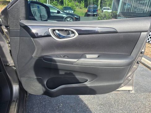 Used 2017 Nissan Sentra SV FWD image 17