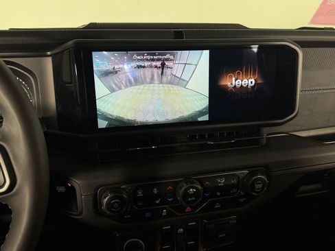 Used 2025 Jeep Wrangler Unlimited Rubicon 4xe w/ Convenience Group image 19