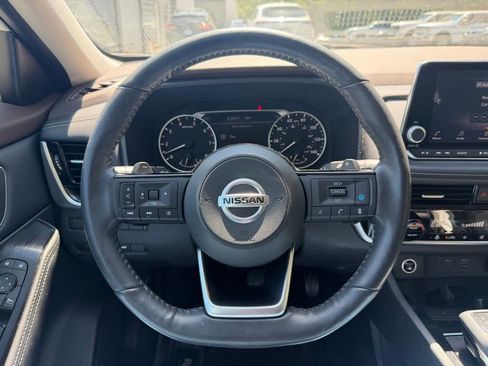 Used 2021 Nissan Rogue SV w/ Premium Package FWD image 9