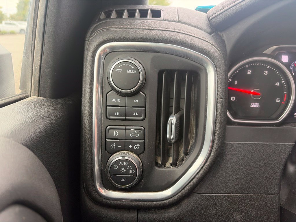 Used 2022 Chevrolet Silverado 3500 High Country w/ Safety Package II AWD/4WD image 15