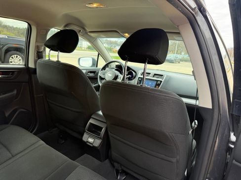 Used 2018 Subaru Outback 2.5i Premium image 21