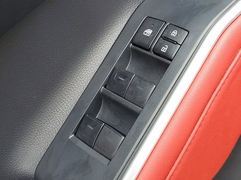 Used 2022 Toyota Highlander XSE image 25