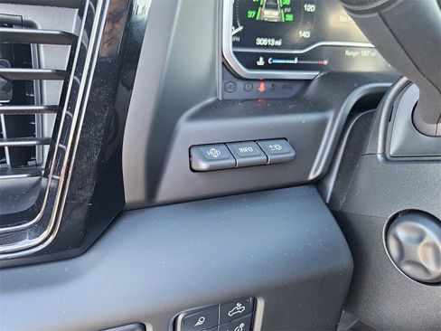 Used 2023 GMC Sierra 1500 AT4 w/ AT4 Premium Package image 18