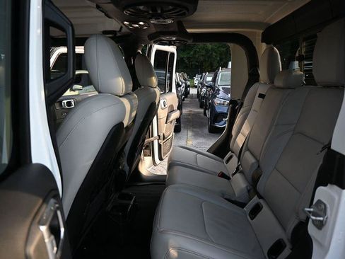 Used 2022 Jeep Gladiator Mojave w/ Cold Weather Group AWD/4WD image 19
