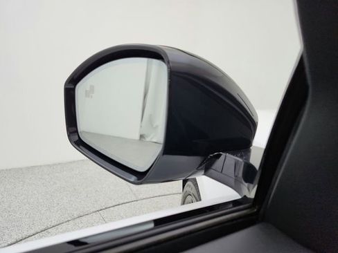 New 2026 Land Rover Range Rover Velar S AWD/4WD image 38