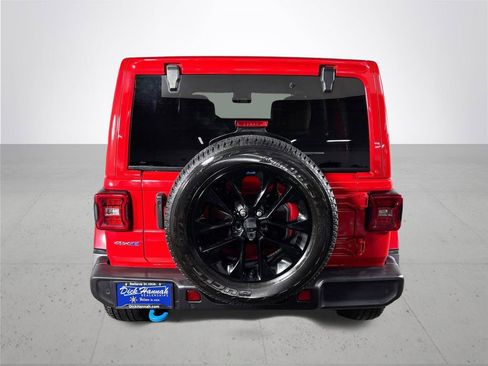 Used 2022 Jeep Wrangler Unlimited Sahara w/ Cold Weather Group image 7