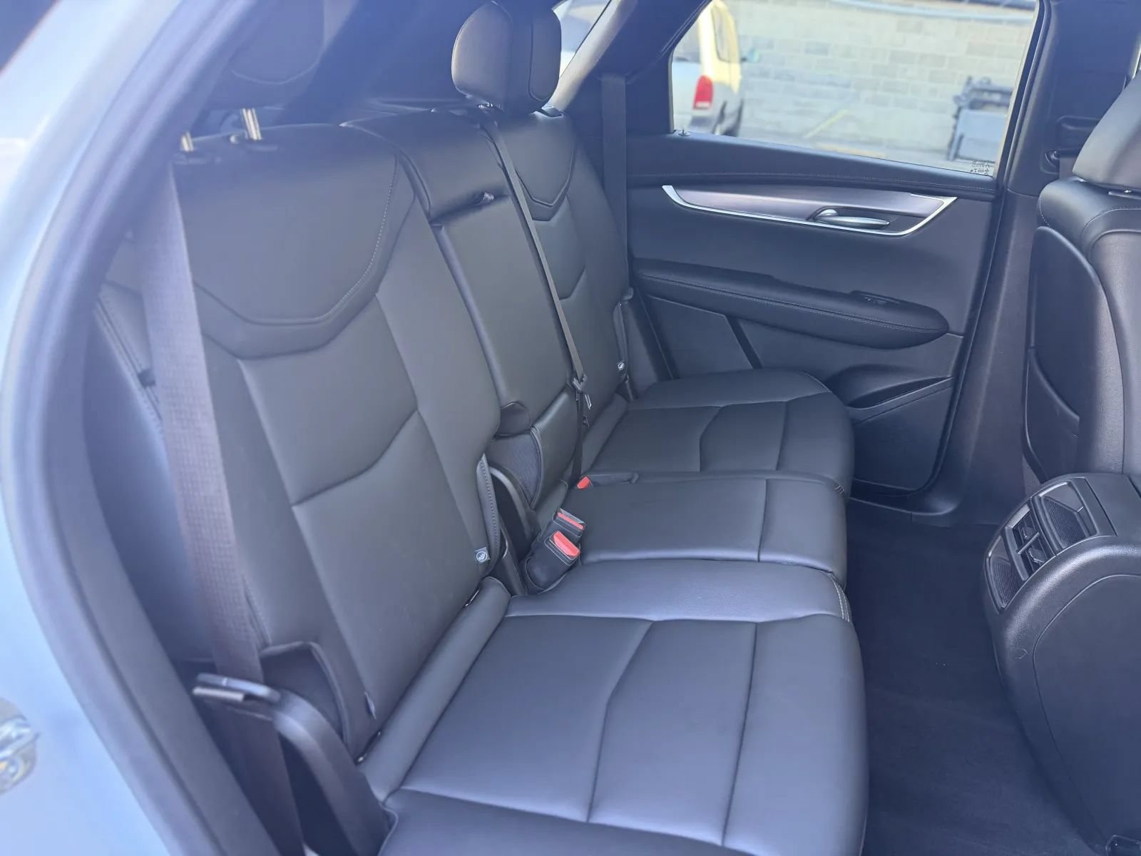 Used 2025 Cadillac XT5 Luxury w/ LPO, Floor Liner Package FWD image 18